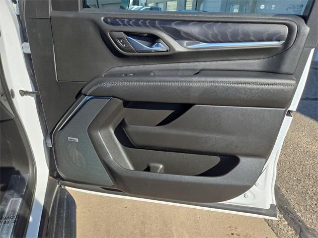 Photo of 2023 Summit White GMC Yukon