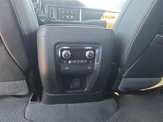 Photo of 2023 Summit White GMC Yukon