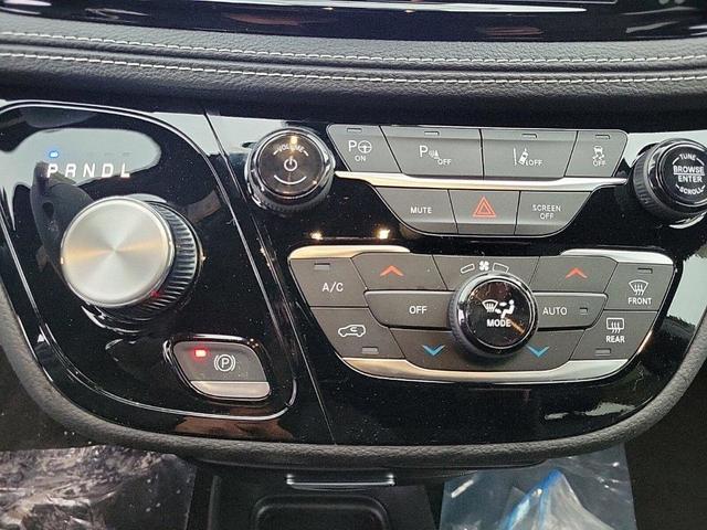 Photo of 2025 Diamond Black Chrysler Pacifica Hybrid