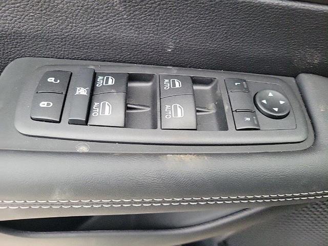 Photo of 2025 Diamond Black Chrysler Pacifica Hybrid