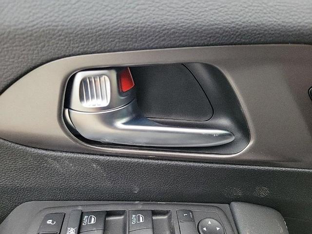 Photo of 2025 Diamond Black Chrysler Pacifica Hybrid