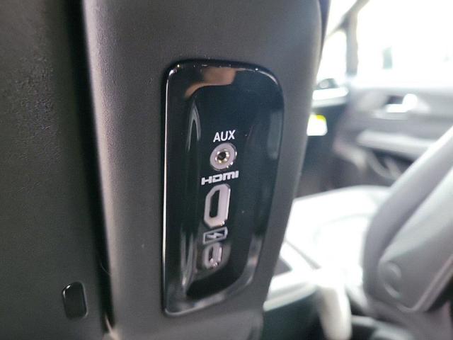 Photo of 2025 Diamond Black Chrysler Pacifica Hybrid