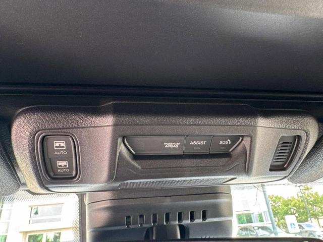 Photo of 2025 Bright White Jeep Wrangler