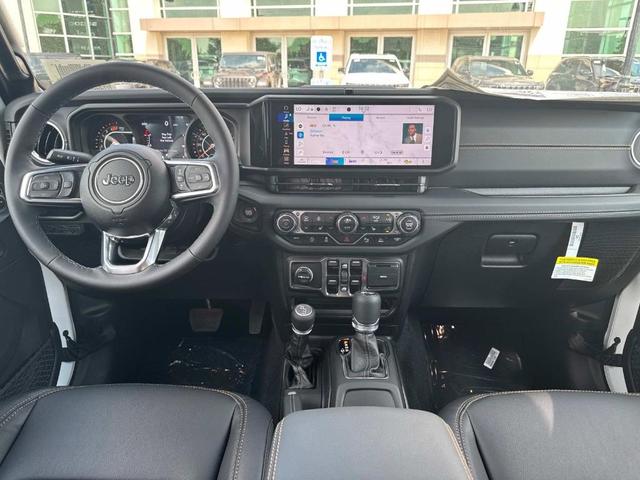 Photo of 2025 Bright White Jeep Wrangler