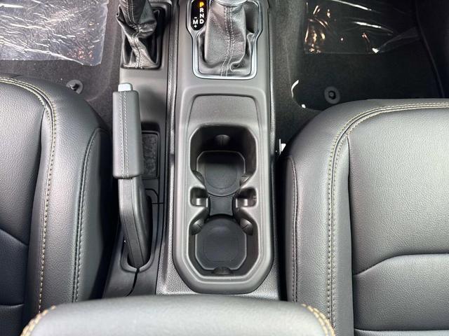Photo of 2025 Bright White Jeep Wrangler