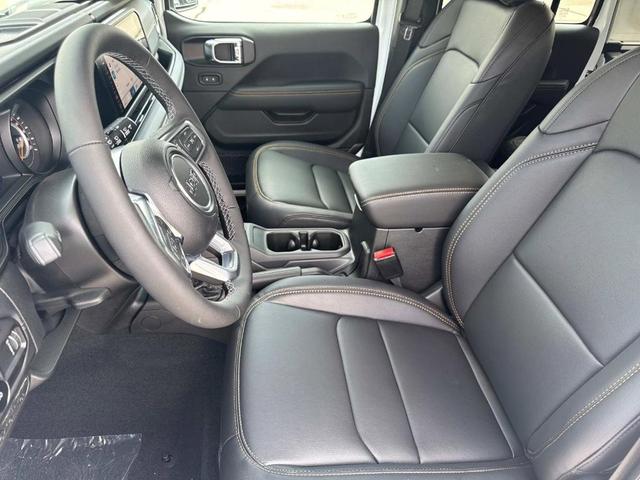 Photo of 2025 Bright White Jeep Wrangler