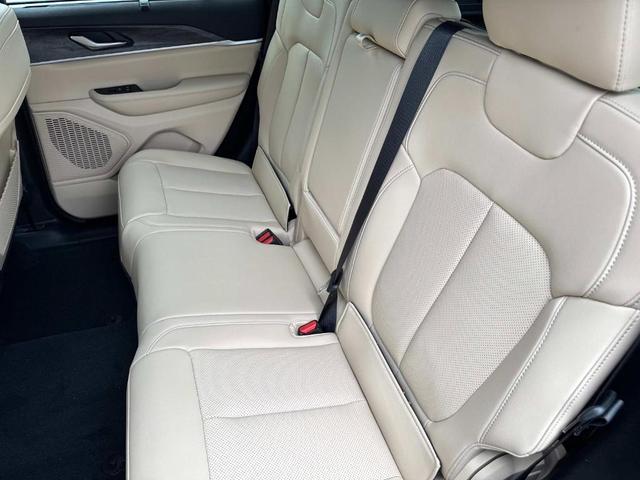Photo of 2025 Baltic Gray Jeep Grand Cherokee