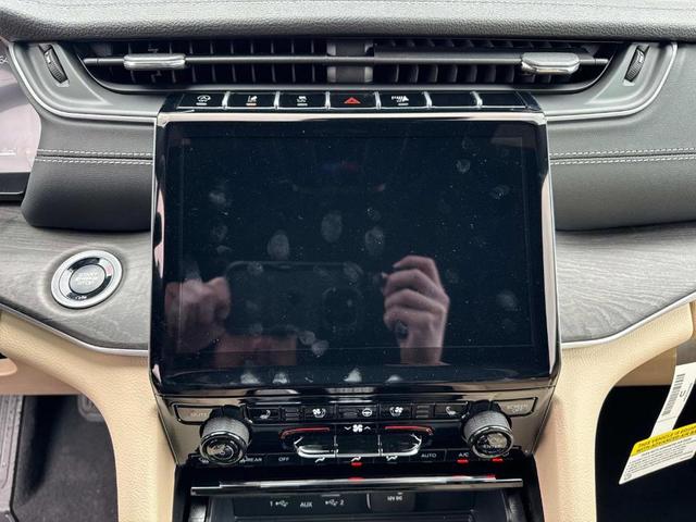 Photo of 2025 Baltic Gray Jeep Grand Cherokee