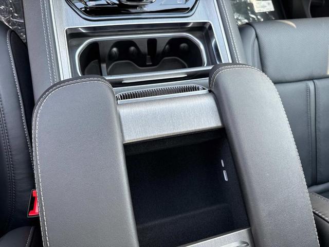 Photo of 2025 Baltic Gray Jeep Wagoneer