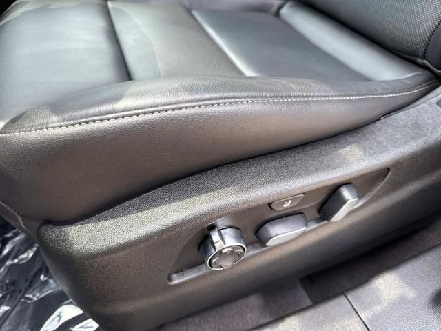 Photo of 2021 Stellar Black Metallic Cadillac XT4