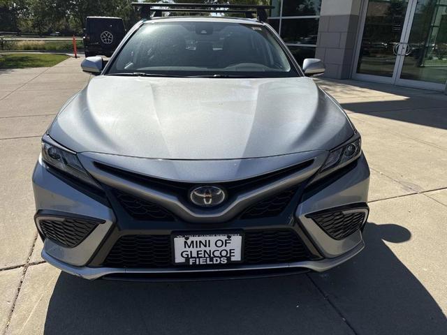 Photo of 2021 Celestial Silver Metallic Toyota Camry Hybrid