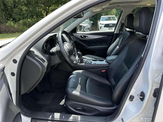 Photo of 2021 Pure White INFINITI Q50