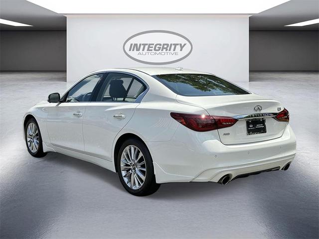 Photo of 2021 Pure White INFINITI Q50