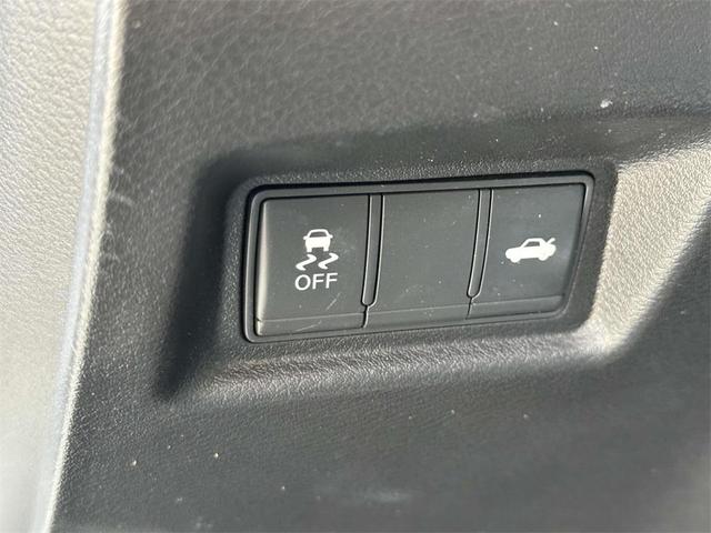 Photo of 2021 Pure White INFINITI Q50