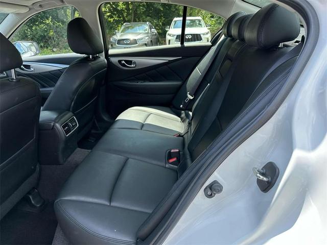 Photo of 2021 Pure White INFINITI Q50