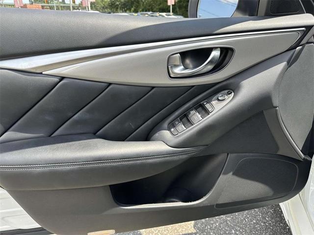 Photo of 2021 Pure White INFINITI Q50