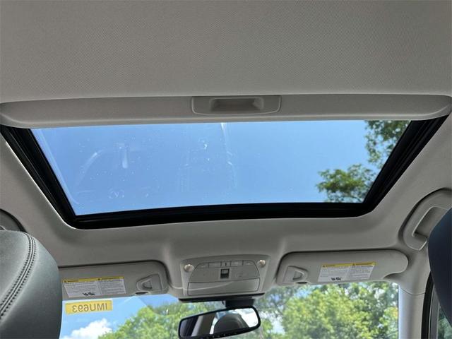 Photo of 2021 Pure White INFINITI Q50