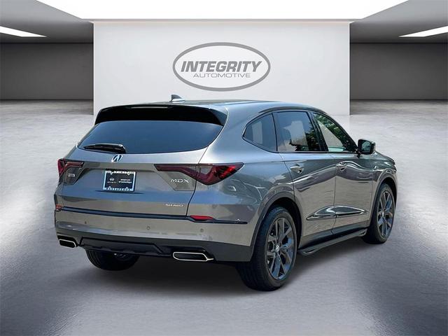 Photo of 2024 Liquid Carbon Metallic Acura MDX