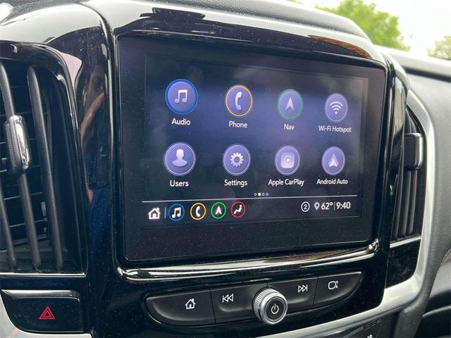 Photo of 2020 Iridescent Pearl Tricoat Chevrolet Traverse