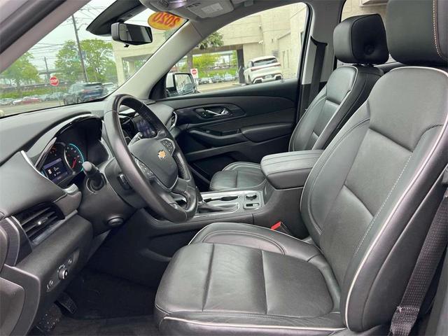 Photo of 2020 Iridescent Pearl Tricoat Chevrolet Traverse