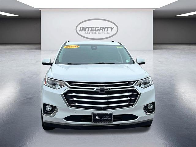 Photo of 2020 Iridescent Pearl Tricoat Chevrolet Traverse