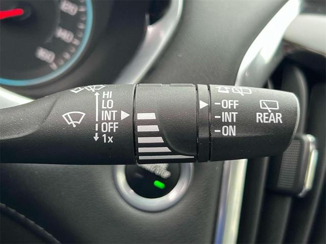 Photo of 2020 Iridescent Pearl Tricoat Chevrolet Traverse