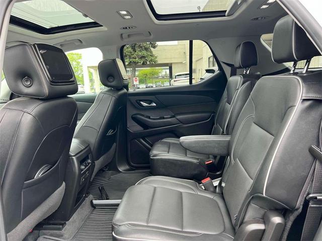 Photo of 2020 Iridescent Pearl Tricoat Chevrolet Traverse