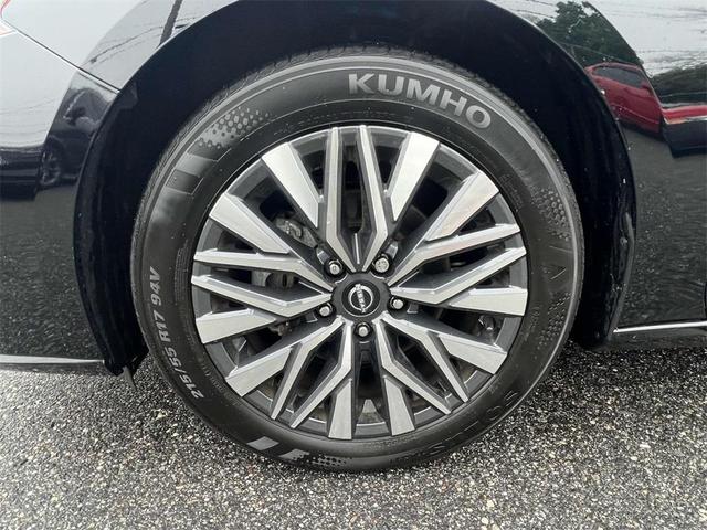 Photo of 2024 Black Nissan Altima