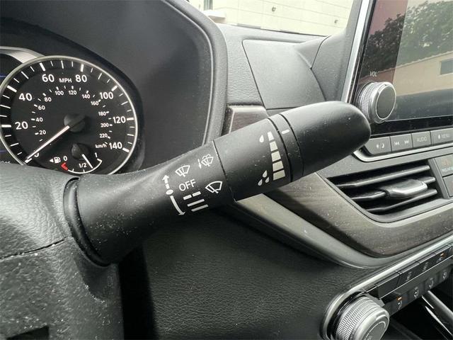 Photo of 2024 Black Nissan Altima