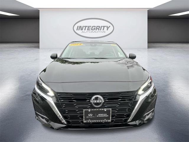 Photo of 2024 Black Nissan Altima