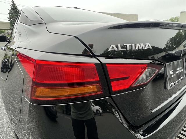 Photo of 2024 Black Nissan Altima