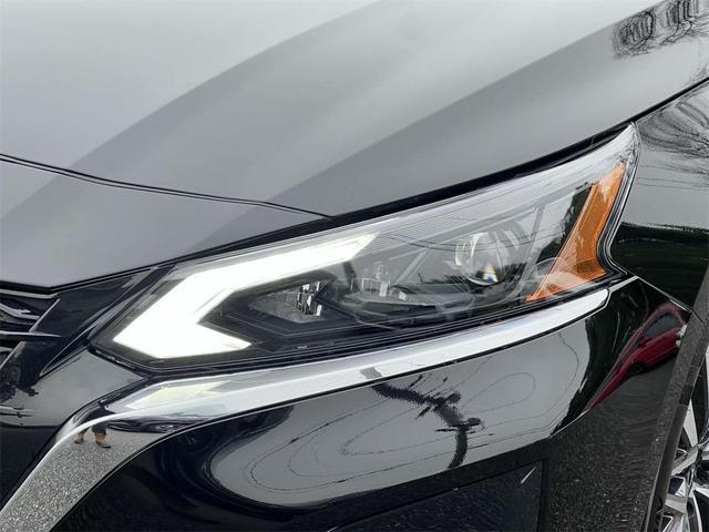 Photo of 2024 Black Nissan Altima