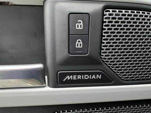 Photo of 2023 Santorini Black Land Rover Defender
