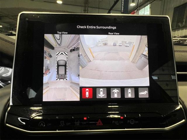 Photo of 2024 Bright White Clearcoat Jeep Compass
