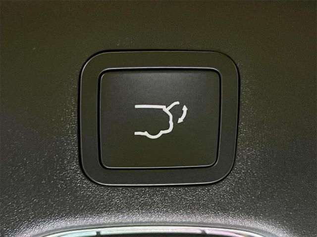 Photo of 2024 Bright White Clearcoat Jeep Compass