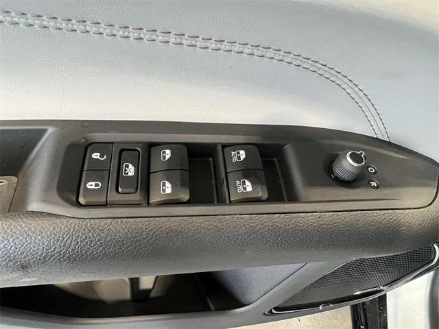 Photo of 2024 Bright White Clearcoat Jeep Compass