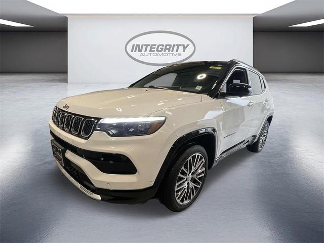 Photo of 2024 Bright White Clearcoat Jeep Compass