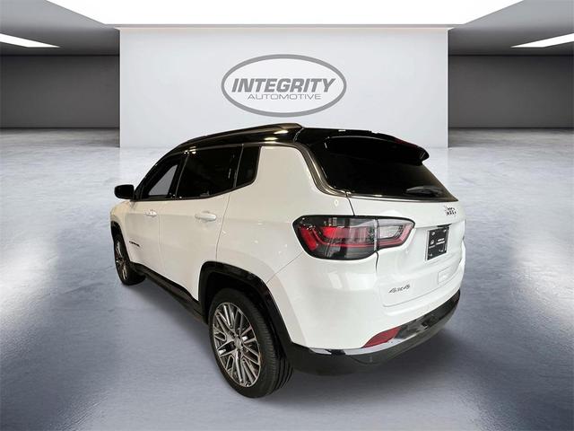 Photo of 2024 Bright White Clearcoat Jeep Compass