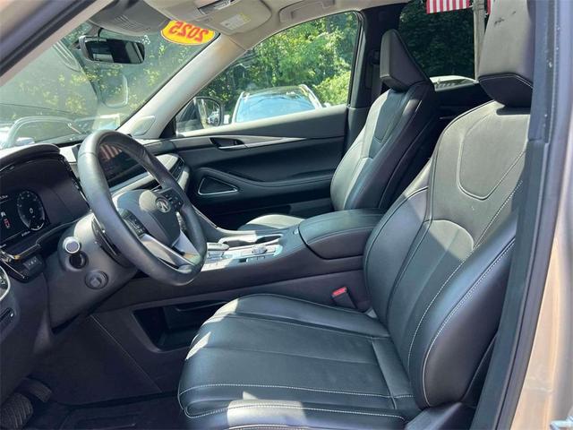Photo of 2025 Warm Titanium INFINITI QX60