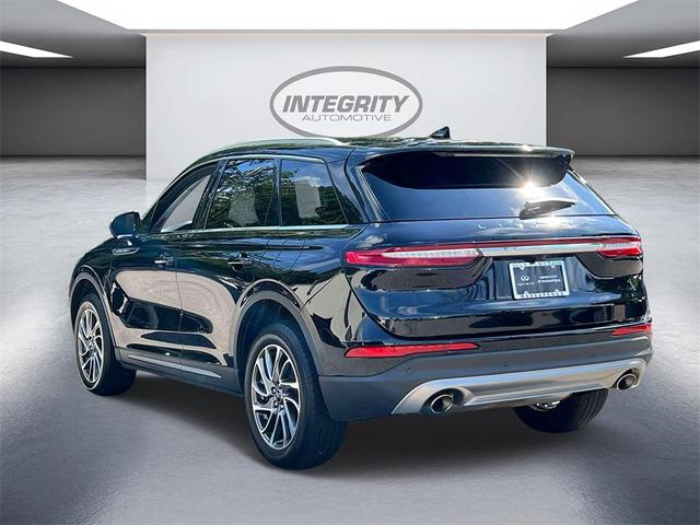 Photo of 2022 Infinite Black Metallic Lincoln Corsair