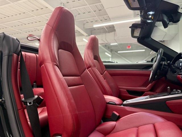 Photo of 2020 Black Porsche 911