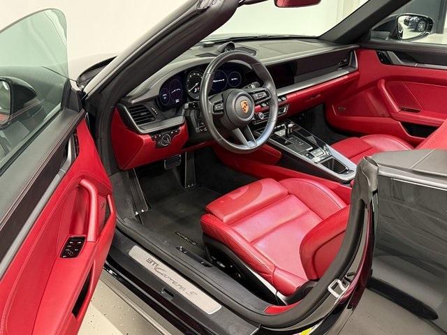 Photo of 2020 Black Porsche 911