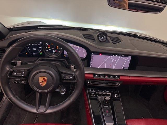 Photo of 2020 Black Porsche 911