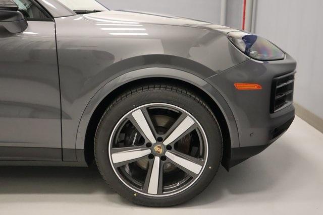 Photo of 2025 Gray Metallic Porsche Cayenne