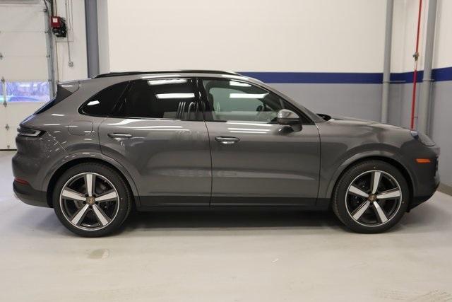 Photo of 2025 Gray Metallic Porsche Cayenne