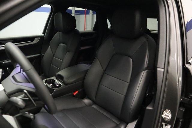 Photo of 2025 Gray Metallic Porsche Cayenne