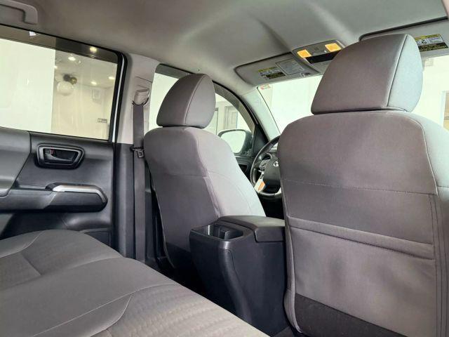Photo of 2018 White Toyota Tacoma