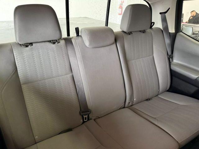 Photo of 2018 White Toyota Tacoma