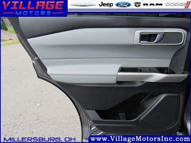Photo of 2022 Gray Ford Explorer