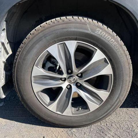 Photo of 2022 Moon Dust Toyota Highlander